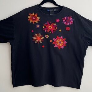 I.B. DIFFUSION Vintage Boxy Black T-Shirt Made Hong Kong Floral Embroidery 90's